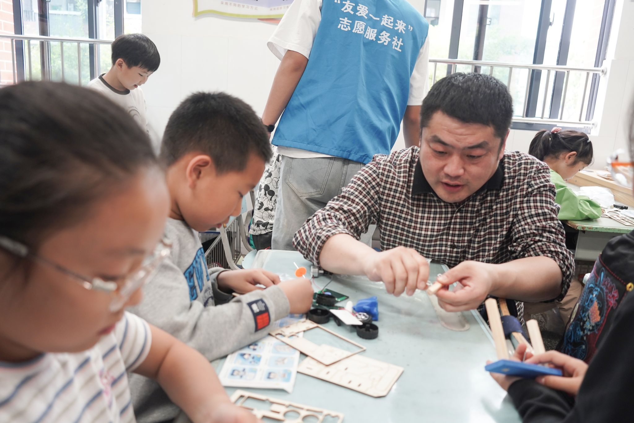 探索智能制造,传承匠心匠艺——智能制造学院走进城中小学